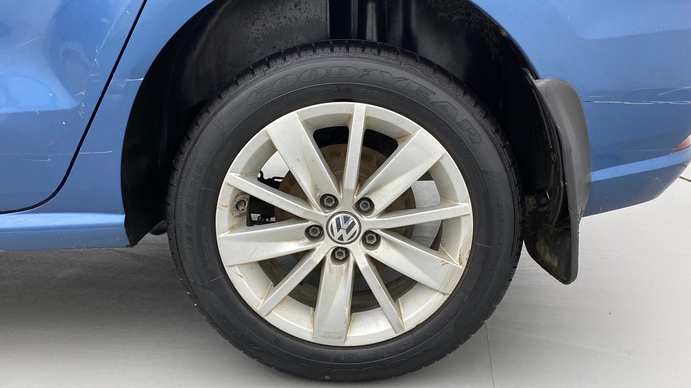 2016 Volkswagen Ameo HIGHLINE1.2L, Petrol, Manual, 1,05,297 km, Left Rear Wheel