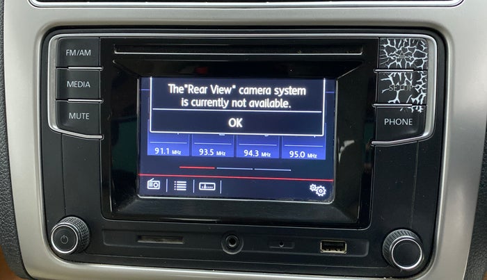 2016 Volkswagen Ameo HIGHLINE1.2L, Petrol, Manual, 1,05,297 km, Infotainment system - Display is damaged