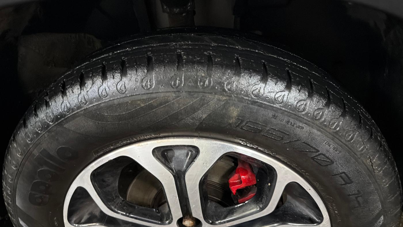 2021 Renault Kwid RXL, Petrol, Manual, 40,654 km, Right Front Tyre Tread
