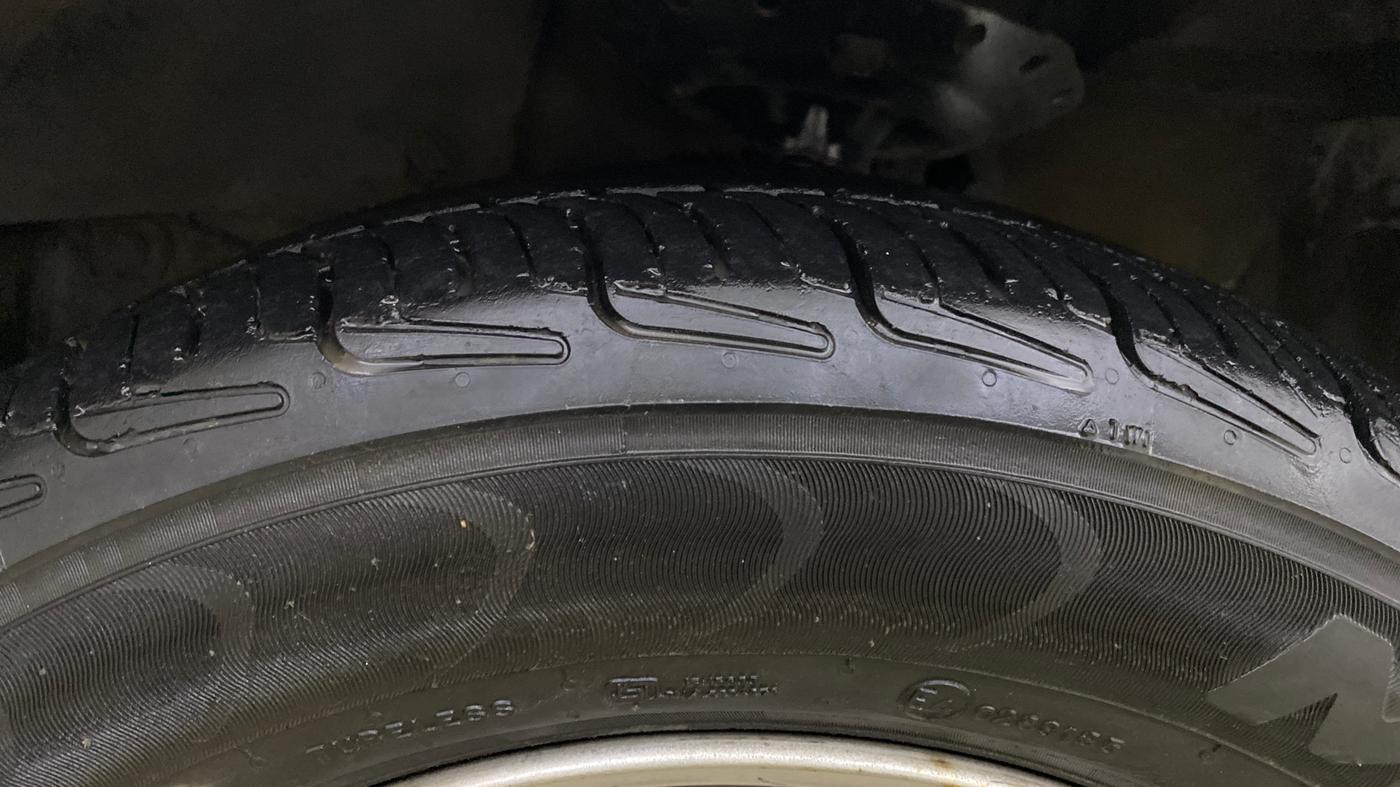 2016 Honda Brio E MT, Petrol, Manual, 43,485 km, Left Front Tyre Tread