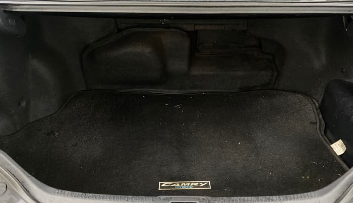 2016 Toyota Camry HYBRID, Hybrid, Automatic, 80,500 km, Boot Inside