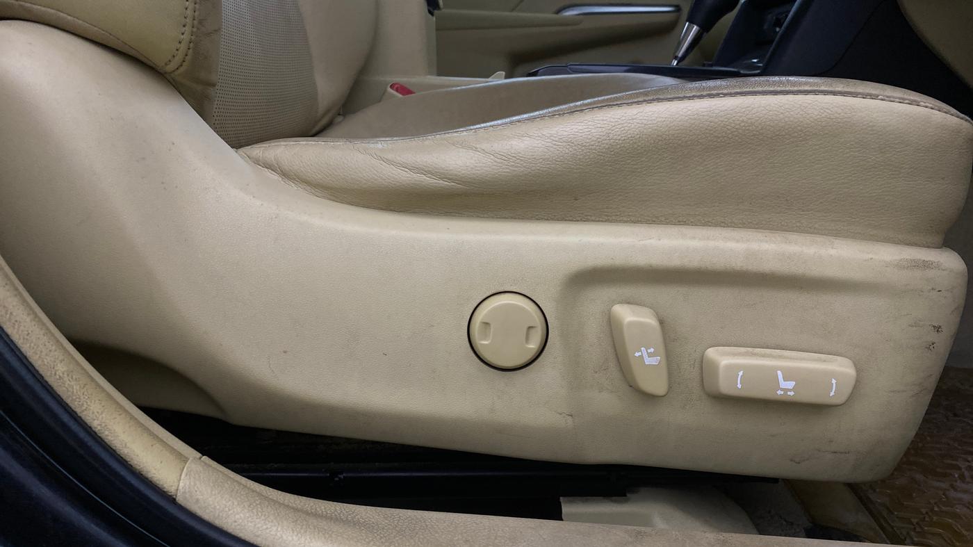 2016 Toyota Camry HYBRID, Hybrid, Automatic, 80,500 km, Driver Side Adjustment Panel