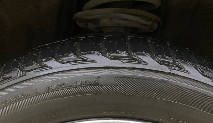 2016 Toyota Camry HYBRID, Hybrid, Automatic, 80,500 km, Right Rear Tyre Tread