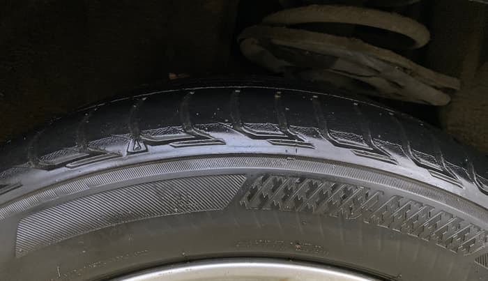 2016 Toyota Camry HYBRID, Hybrid, Automatic, 80,500 km, Left Rear Tyre Tread