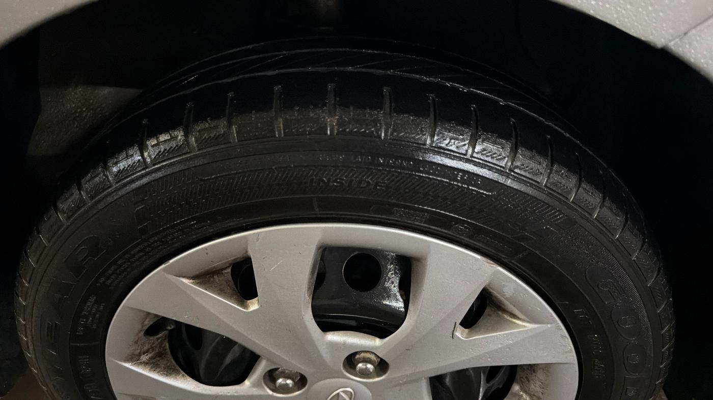 2015 Hyundai Grand i10 SPORTZ 1.2 KAPPA VTVT, Petrol, Manual, 85,913 km, Right Front Tyre Tread