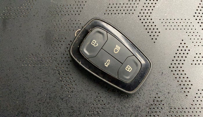 2022 Tata ALTROZ XZA PLUS DARK EDTION, Petrol, Automatic, 76,384 km, Key Close Up