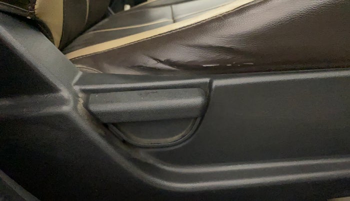 2014 Hyundai i20 SPORTZ 1.2, Petrol, Manual, 51,112 km, Driver Side Adjustment Panel