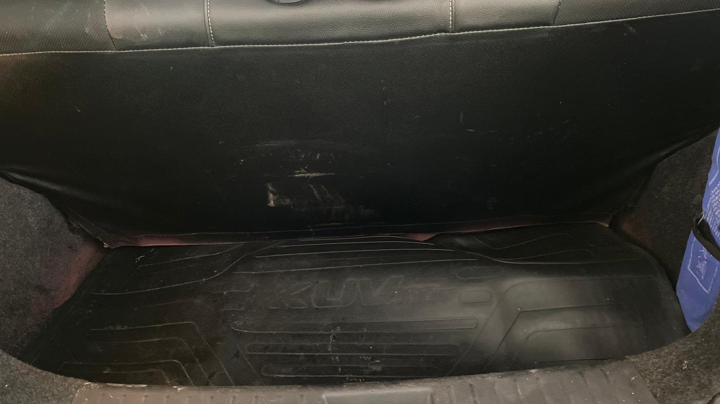 2016 Mahindra Kuv100 K8 6 STR, Petrol, Manual, 27,606 km, Boot Inside