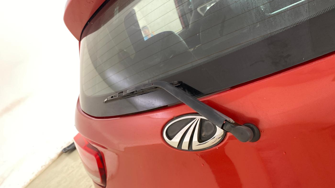 2016 Mahindra Kuv100 K8 6 STR, Petrol, Manual, 27,606 km, Rear Wiper