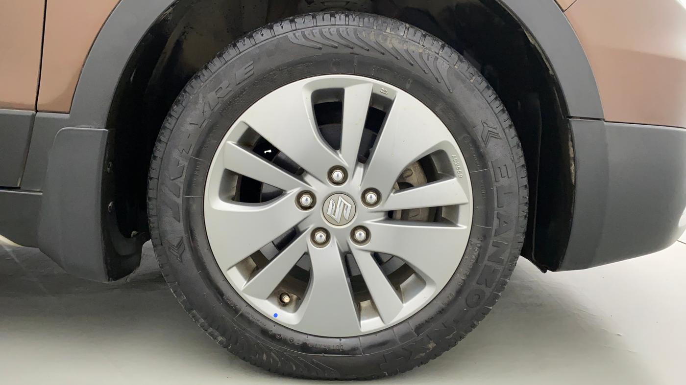 2016 Maruti S Cross ALPHA 1.6, Diesel, Manual, 70,128 km, Right Front Wheel