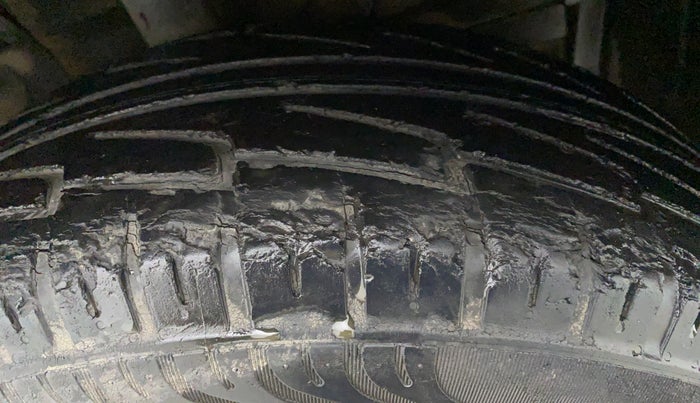 2016 Maruti S Cross ALPHA 1.6, Diesel, Manual, 70,128 km, Right Front Tyre Tread