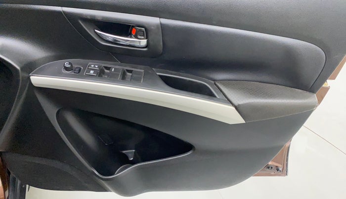 2016 Maruti S Cross ALPHA 1.6, Diesel, Manual, 70,128 km, Driver Side Door Panels Control
