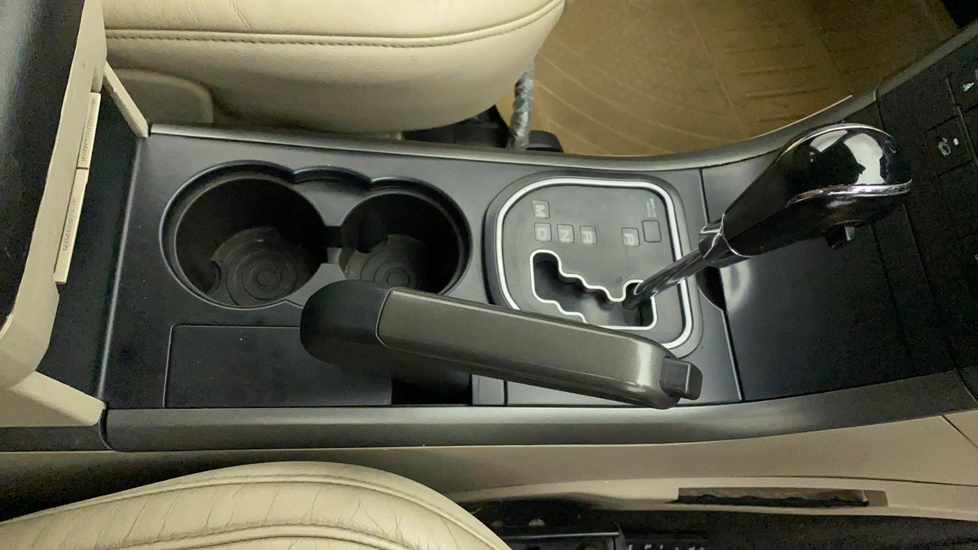 2016 Mahindra XUV500 W10 AT, Diesel, Automatic, 92,608 km, Gear Lever