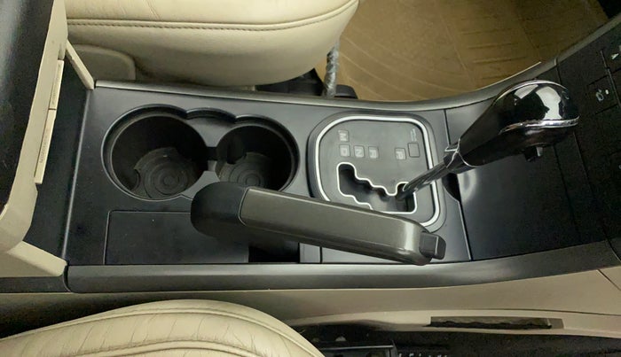 2016 Mahindra XUV500 W10 AT, Diesel, Automatic, 92,608 km, Gear Lever