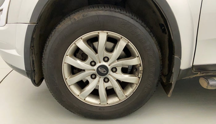 2016 Mahindra XUV500 W10 AT, Diesel, Automatic, 92,608 km, Left Front Wheel