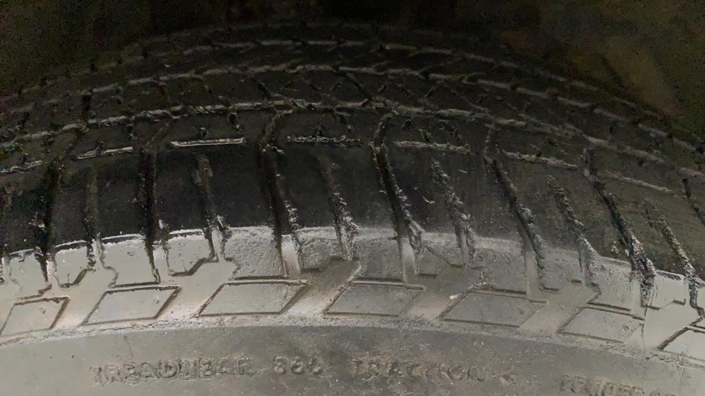 2016 Mahindra XUV500 W10 AT, Diesel, Automatic, 92,608 km, Left Rear Tyre Tread