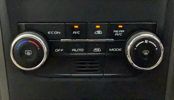 2016 Mahindra XUV500 W10 AT, Diesel, Automatic, 92,608 km, Automatic Climate Control