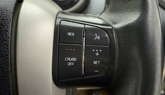 2016 Mahindra XUV500 W10 AT, Diesel, Automatic, 92,608 km, Adaptive Cruise Control