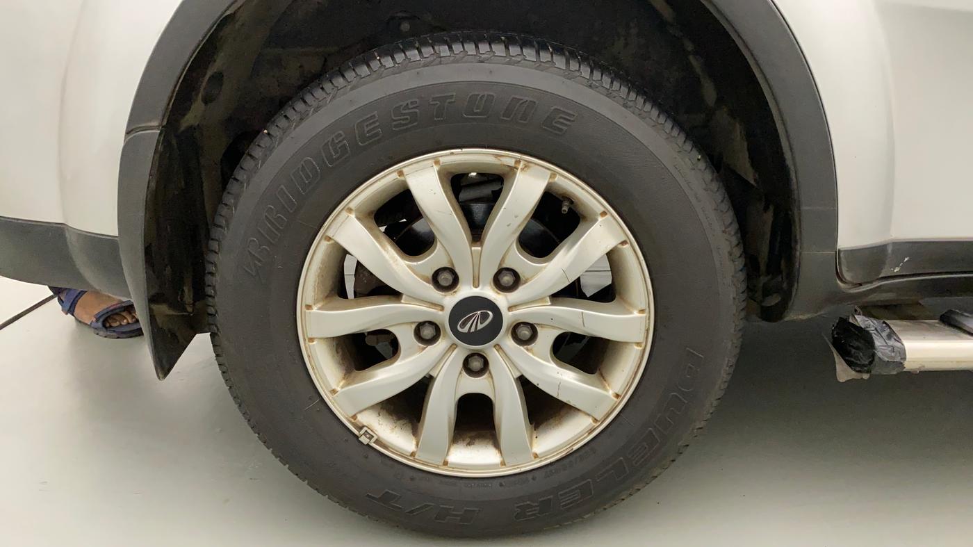 2016 Mahindra XUV500 W10 AT, Diesel, Automatic, 92,608 km, Right Rear Wheel