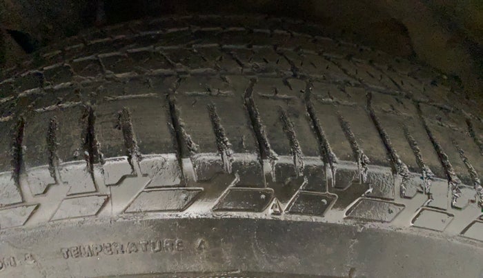 2016 Mahindra XUV500 W10 AT, Diesel, Automatic, 92,608 km, Left Front Tyre Tread