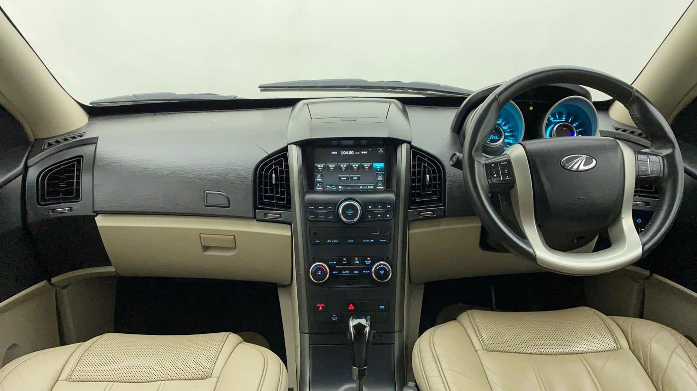 2016 Mahindra XUV500 W10 AT, Diesel, Automatic, 92,608 km, Dashboard