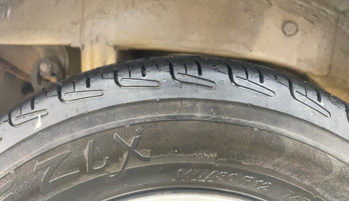 2017 Maruti Alto 800 VXI, Petrol, Manual, 1,00,241 km, Right Rear Tyre Tread