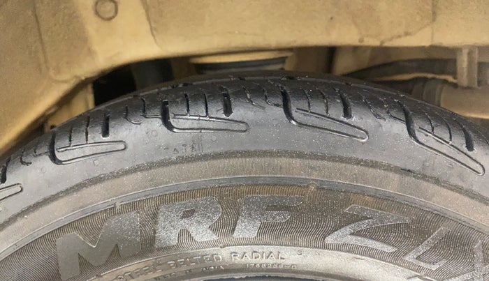 2017 Maruti Alto 800 VXI, Petrol, Manual, 1,00,241 km, Left Rear Tyre Tread