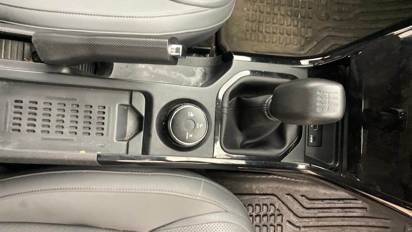 2025 Tata NEXON FEARLESS + SUNROOF DUAL TONE 1.2 PETROL, Petrol, Manual, 23,000 km, Gear Lever