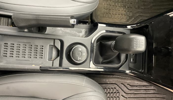 2025 Tata NEXON FEARLESS + SUNROOF DUAL TONE 1.2 PETROL, Petrol, Manual, 23,000 km, Gear Lever