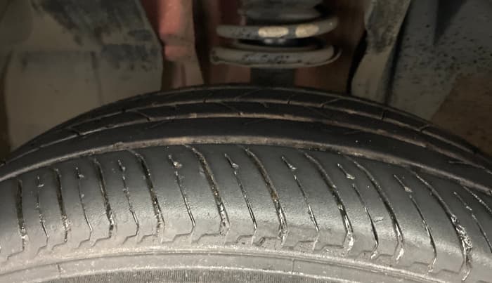 2022 Renault Kiger RXZ TURBO CVT DUAL TONE, Petrol, Automatic, 42,785 km, Left Front Tyre Tread