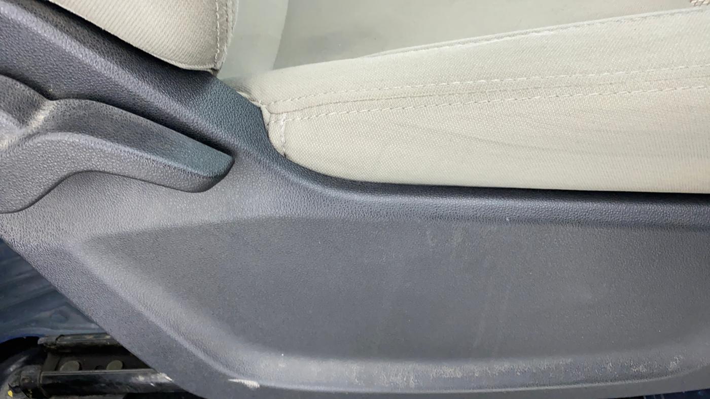 2019 Mahindra MARAZZO M2 8 STR, Diesel, Manual, 15,741 km, Driver Side Adjustment Panel