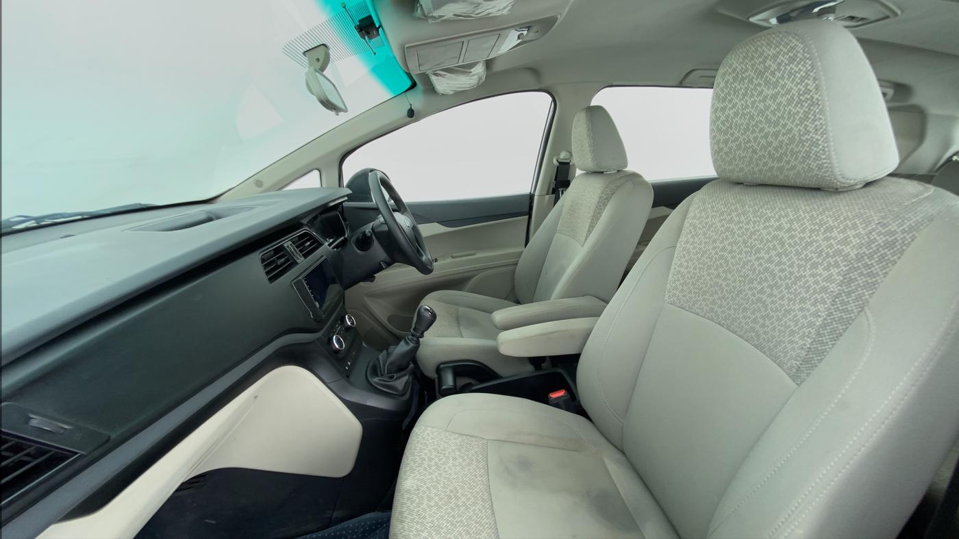 2019 Mahindra MARAZZO M2 8 STR, Diesel, Manual, 15,741 km, Right Side Front Door Cabin