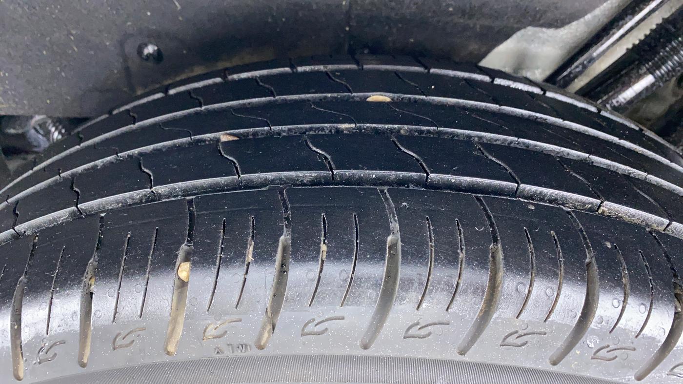 2019 Mahindra MARAZZO M2 8 STR, Diesel, Manual, 15,741 km, Left Rear Tyre Tread