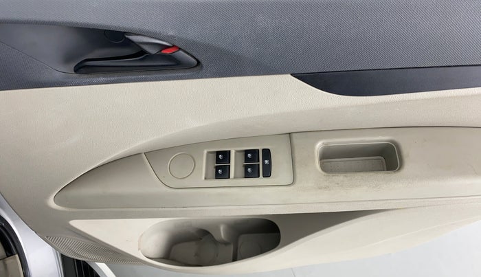 2019 Mahindra MARAZZO M2 8 STR, Diesel, Manual, 15,741 km, Driver Side Door Panels Control