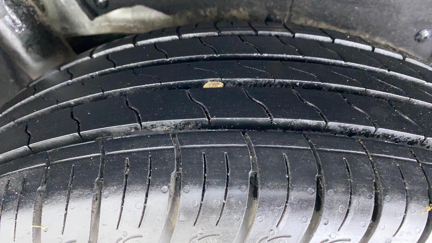 2019 Mahindra MARAZZO M2 8 STR, Diesel, Manual, 15,741 km, Right Rear Tyre Tread