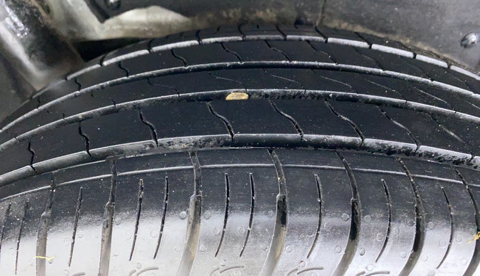 2019 Mahindra MARAZZO M2 8 STR, Diesel, Manual, 15,741 km, Right Rear Tyre Tread