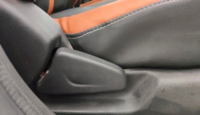 2019 Renault Kwid CLIMBER 1.0 (O), Petrol, Manual, 40,008 km, Driver Side Adjustment Panel