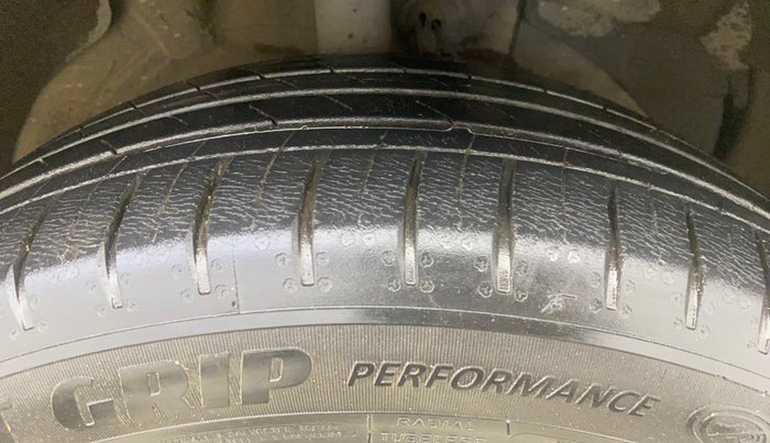 2022 MG HECTOR SHARP 1.5 CVT PETROL DUAL TONE, Petrol, Automatic, 17,166 km, Right Front Tyre Tread