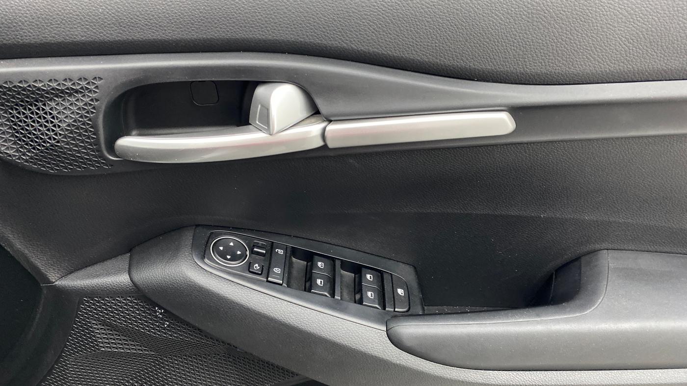 2023 KIA SELTOS HTX PLUS 1.5 DIESEL, Diesel, Manual, 33,844 km, Driver Side Door Panels Control