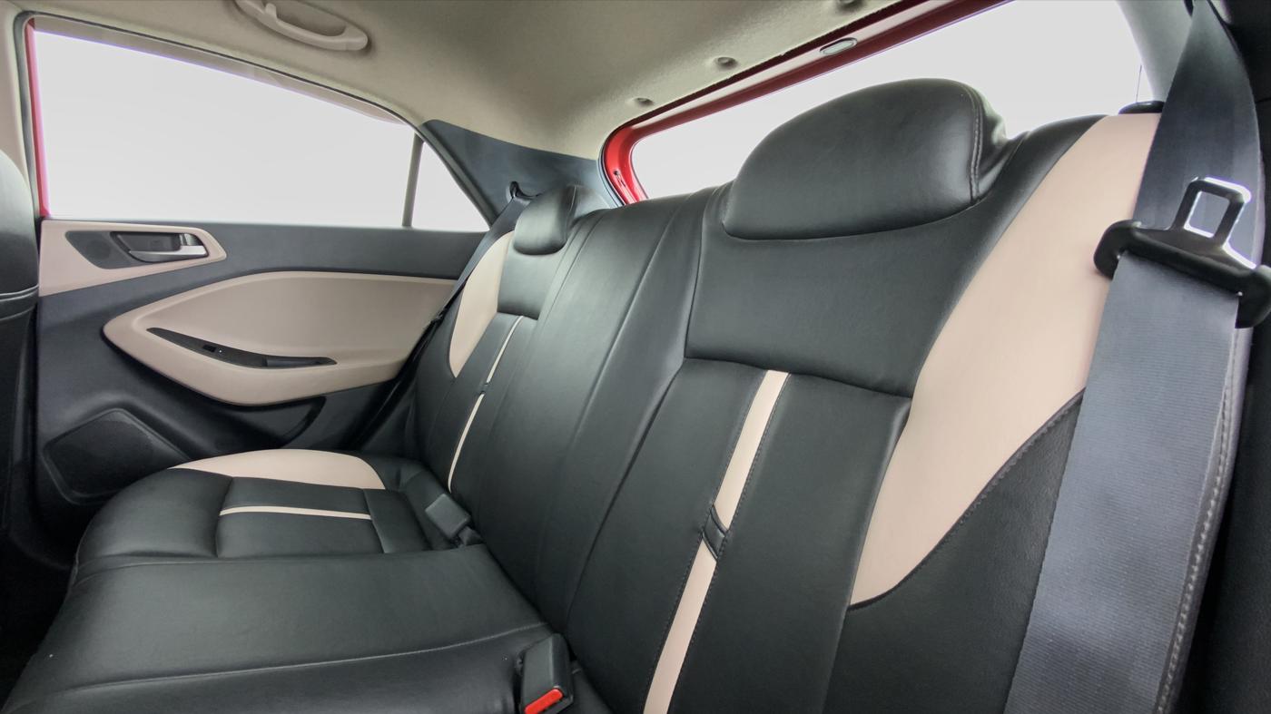 2017 Hyundai Elite i20 SPORTZ 1.2, Petrol, Manual, 30,970 km, Right Side Rear Door Cabin
