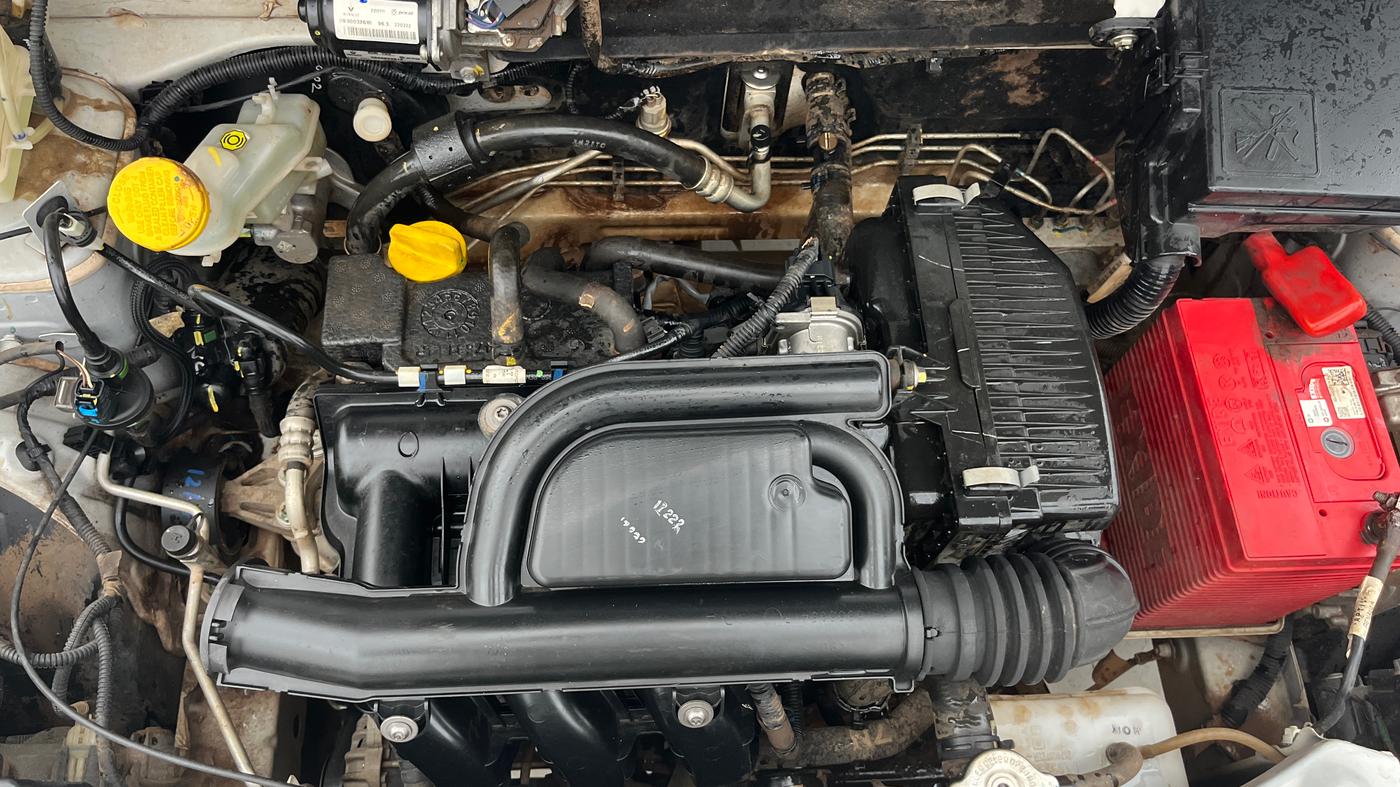 2022 Renault Kwid RXT 1.0 AMT (O), Petrol, Automatic, 39,321 km, Engine View