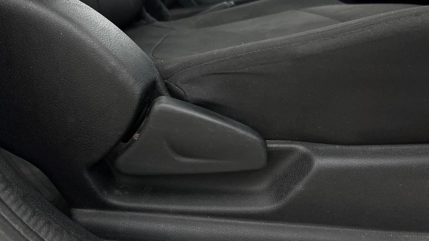 2022 Renault Kwid RXT 1.0 AMT (O), Petrol, Automatic, 39,321 km, Driver Side Adjustment Panel