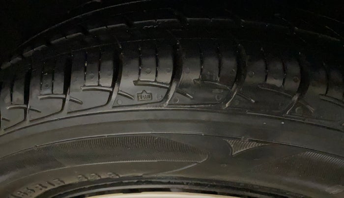 2017 Maruti Baleno DELTA PETROL 1.2, Petrol, Manual, 15,147 km, Left Rear Tyre Tread