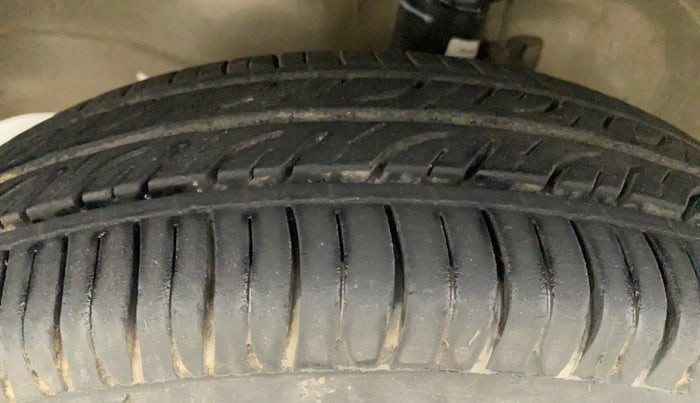2014 Maruti Wagon R 1.0 LXI, Petrol, Manual, 57,764 km, Left Front Tyre Tread