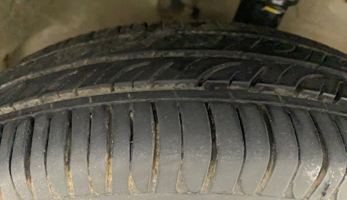 2014 Maruti Wagon R 1.0 LXI, Petrol, Manual, 57,764 km, Right Front Tyre Tread