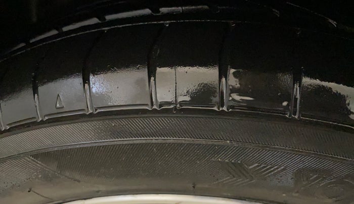 2021 Hyundai GRAND I10 NIOS SPORTZ 1.2 KAPPA VTVT DUAL TONE, Petrol, Manual, 35,994 km, Left Front Tyre Tread