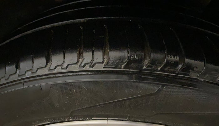 2021 Hyundai GRAND I10 NIOS SPORTZ 1.2 KAPPA VTVT DUAL TONE, Petrol, Manual, 35,994 km, Left Rear Tyre Tread