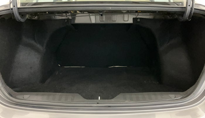 2017 Maruti Ciaz ZETA 1.4  MT PETROL, Petrol, Manual, 54,569 km, Boot Inside