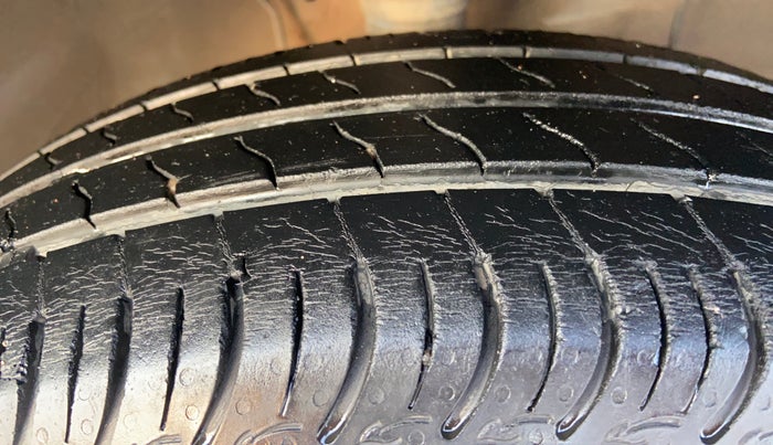 2022 Maruti S PRESSO VXI+, Petrol, Manual, 30,242 km, Right Front Tyre Tread