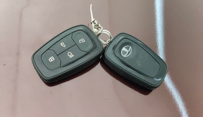 2022 Tata TIGOR XZ CNG, CNG, Manual, 51,827 km, Key Close Up